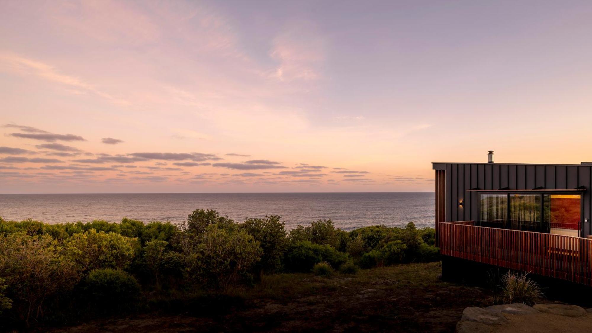 Little Beach Resort Four Mile Creek Экстерьер фото