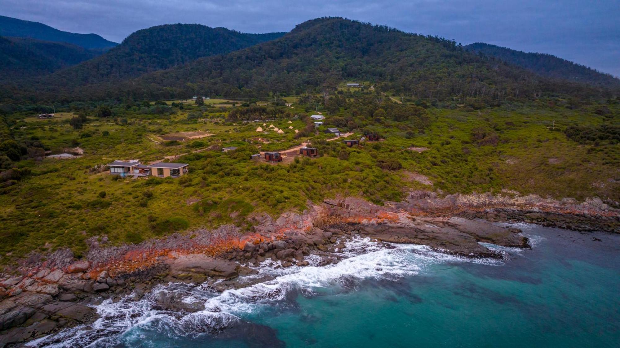 Little Beach Resort Four Mile Creek Экстерьер фото